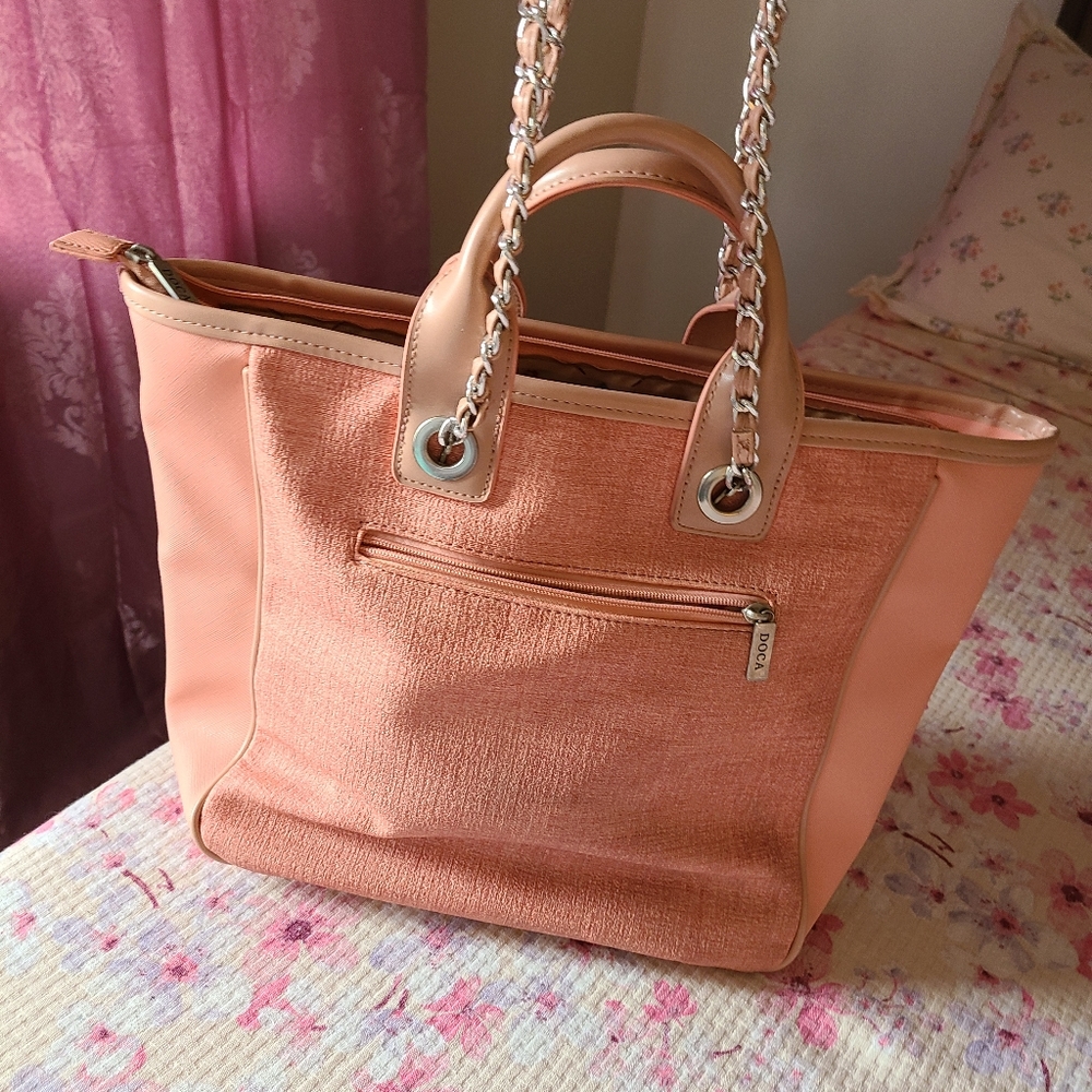 Doca shoulder bag in pink peach color